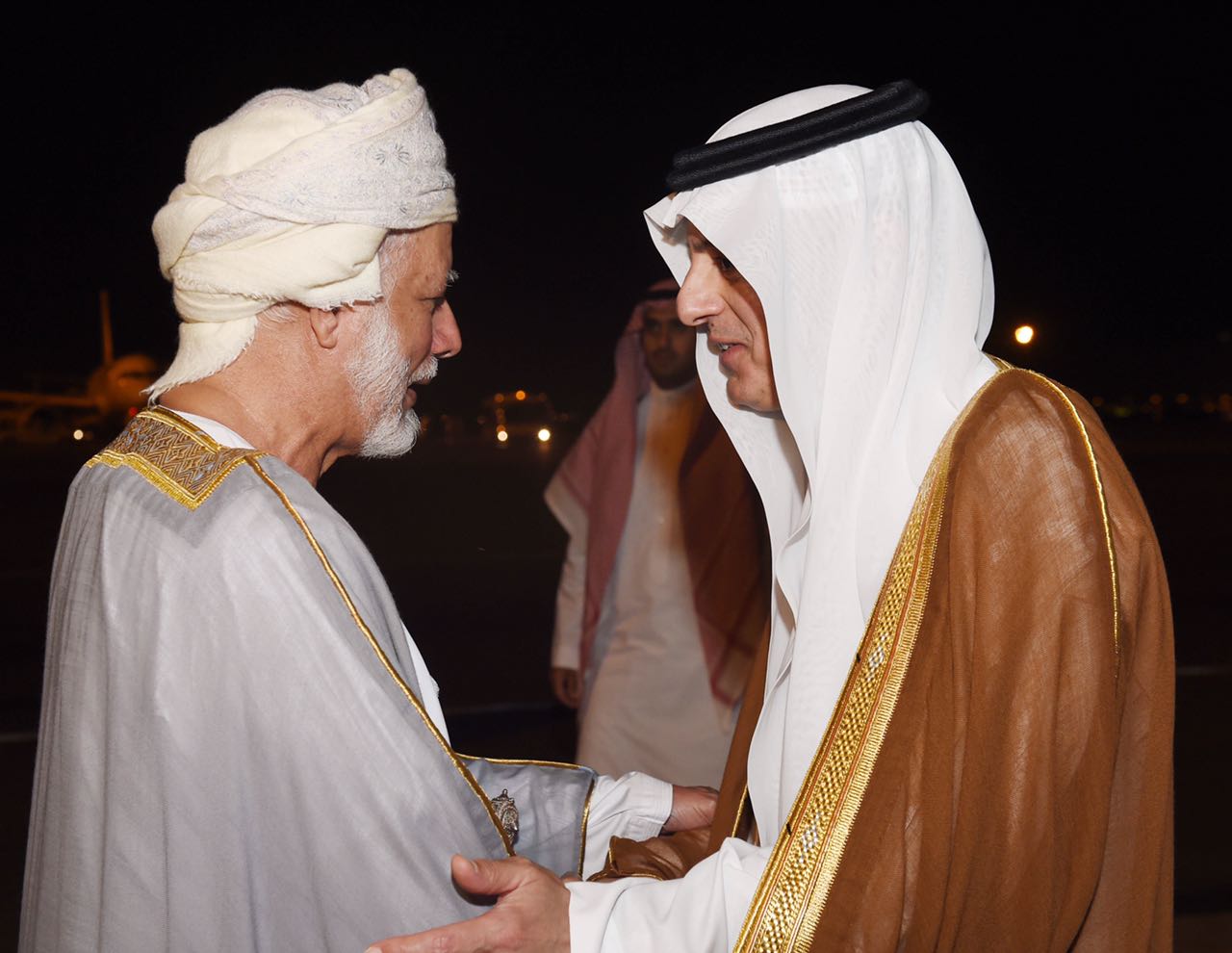 وزير الخارجية السعودي عادل الجبير مع الوزير المسؤول عن الشؤون الخارجية يوسف بن علوي