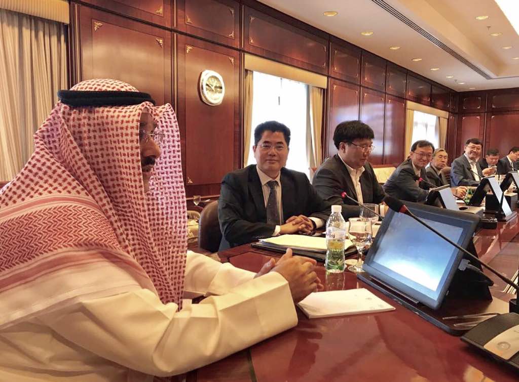 Kuwaiti Ambassador to China Sameeh Hayat with the Chinese delegation during their visit