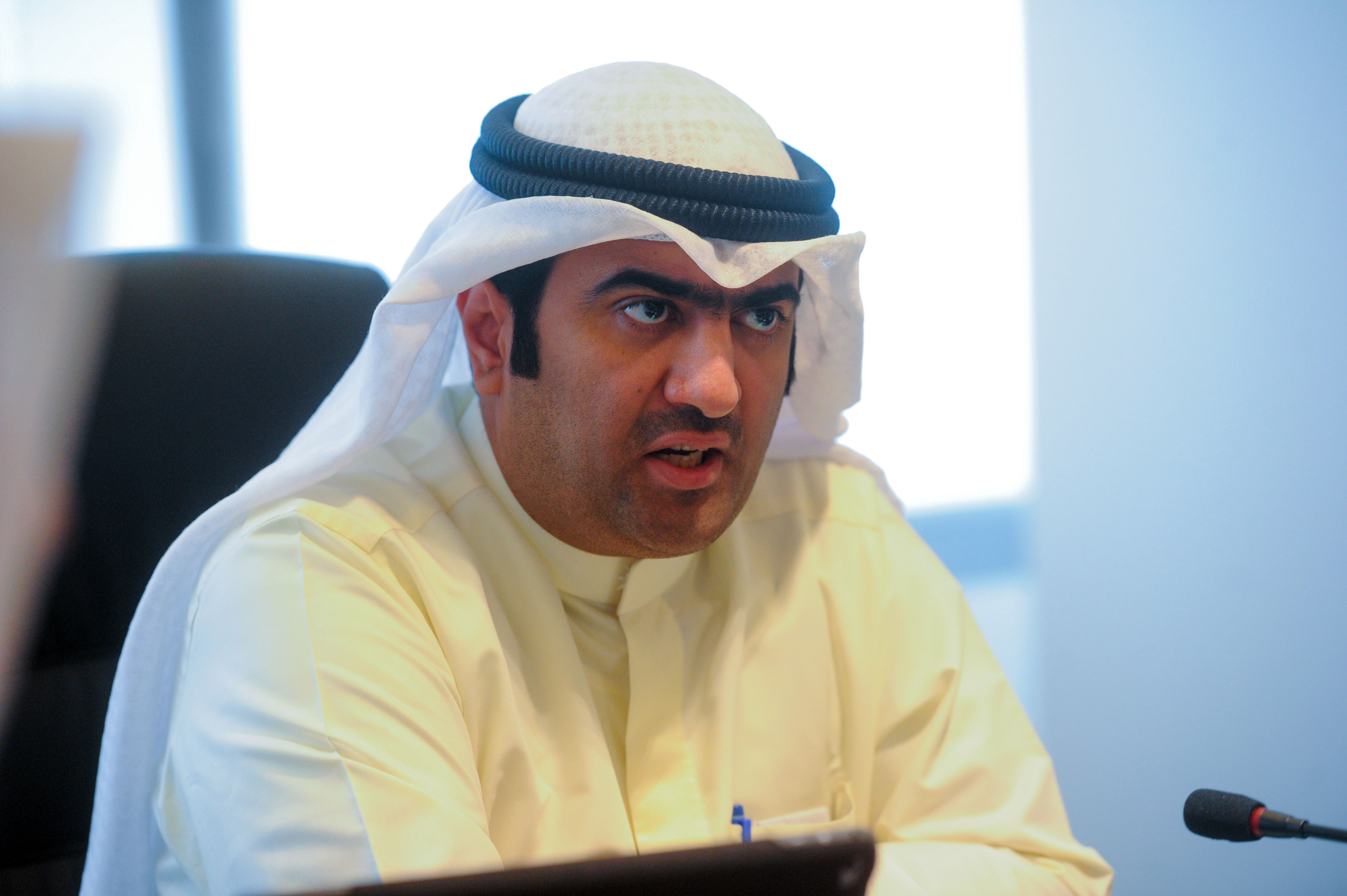 وزير التجارة والصناعة ووزير الدولة لشؤون الشباب بالوكالة الكويتي خالد الروضان