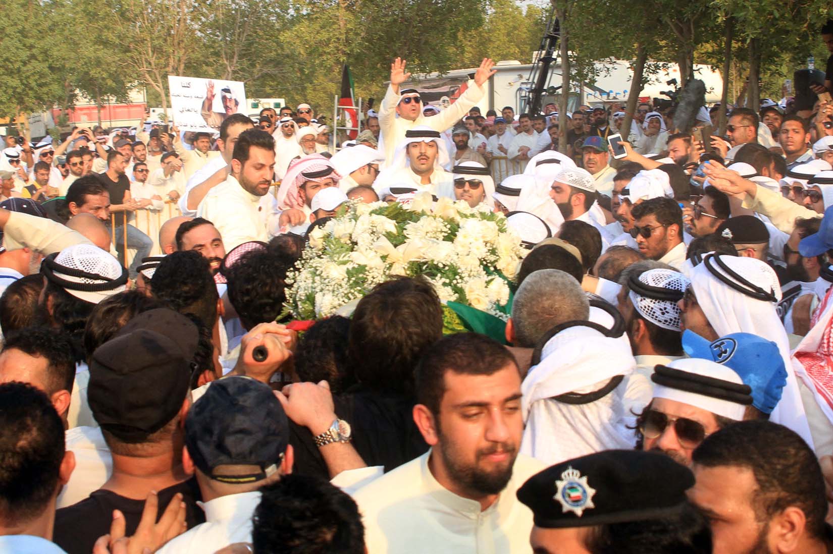 Waves of nationals and residents gather at funeral of the Kuwaiti actor Abdulhussein Abdulredha