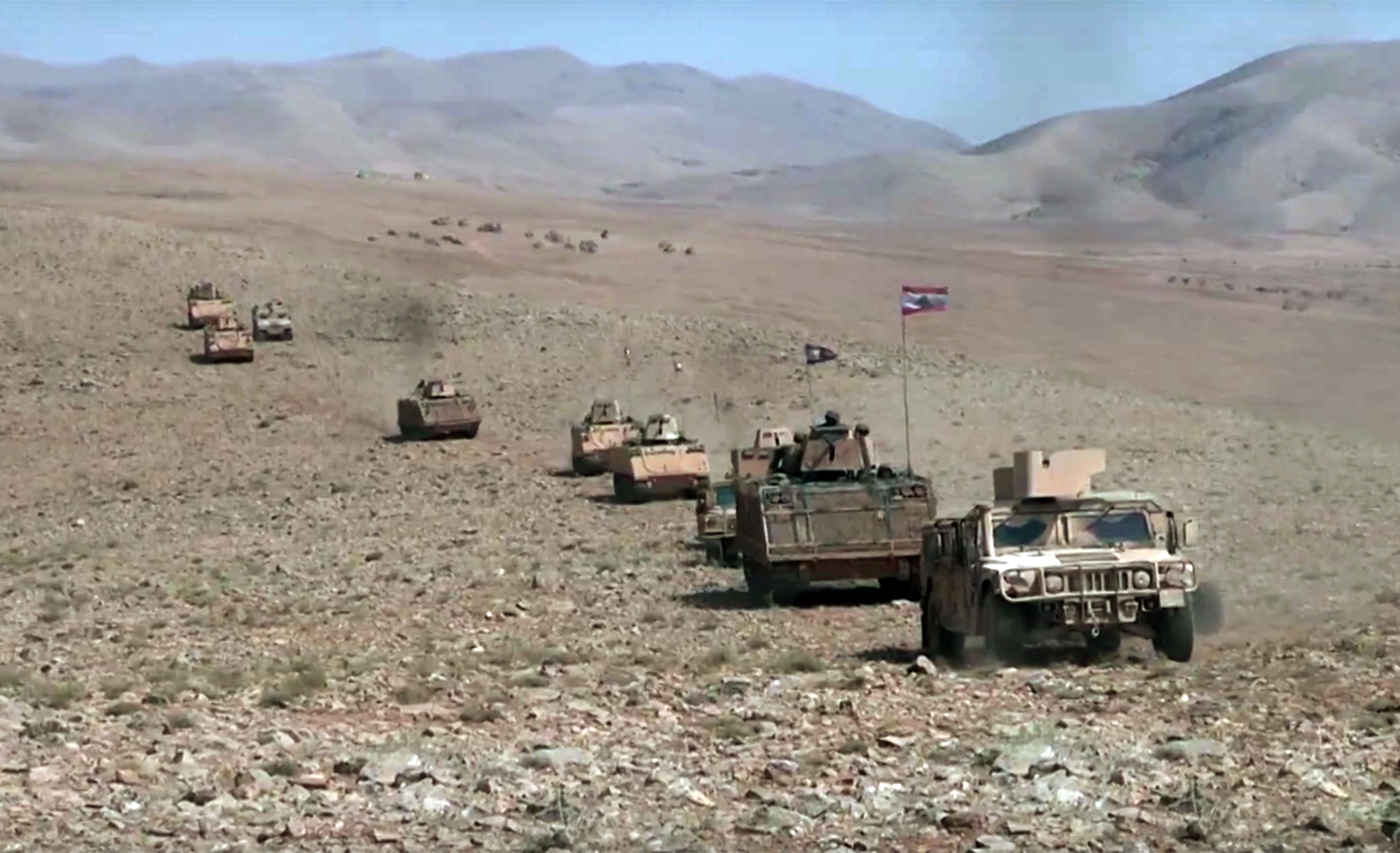 جانب من وحدات الجيش اللبناني المشاركة في العمليات ضد تنظيم (داعش)