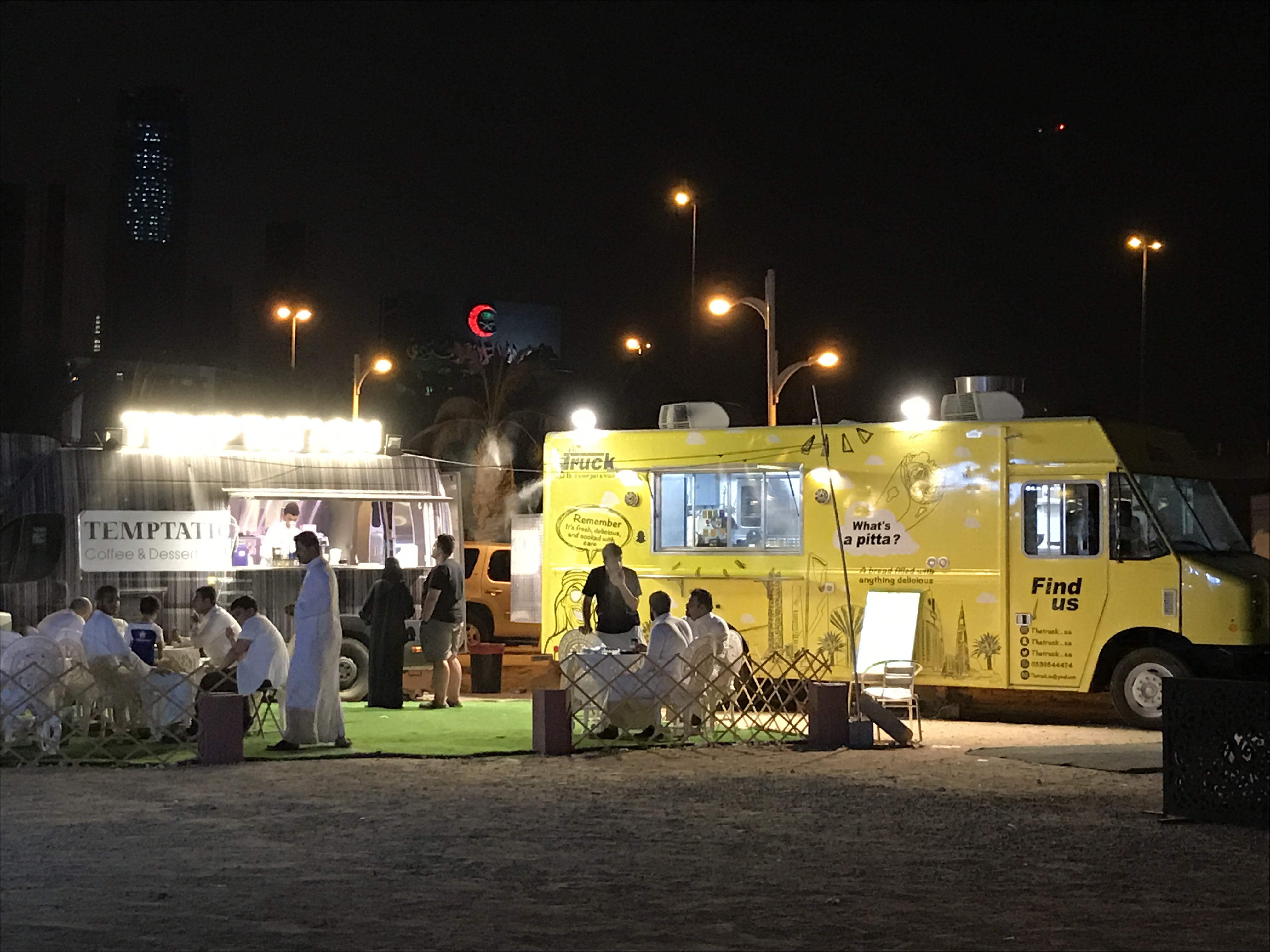 Food trucks... Growing Saudi trend in Riyadh