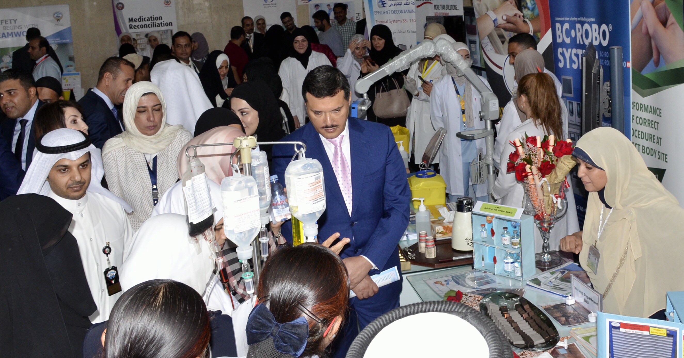 وزير الصحة الكويتي الدكتور جمال الحربي اثناء حضوره الاحتفال باليوم العالمي للسلامة والذي اقيم بمستشفى مبارك الكبير