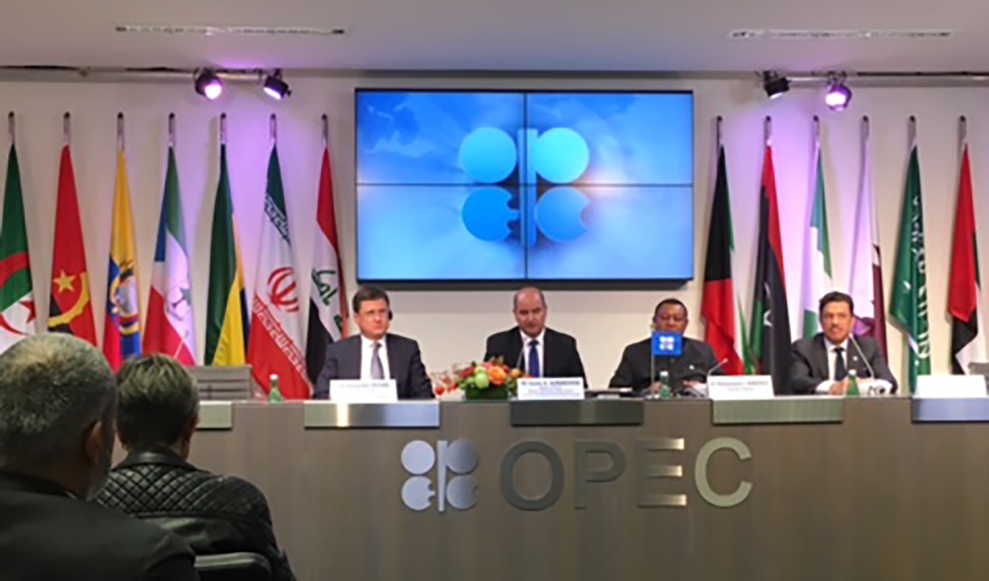 Minister of Oil Essam Al-Marzouq during the meeting