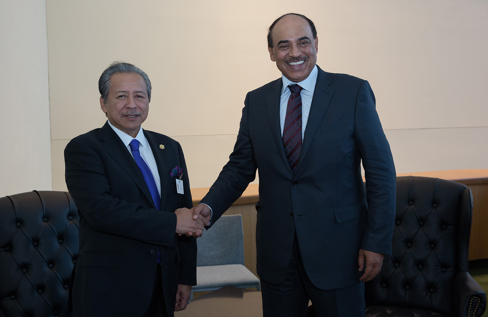 First Deputy Premier and Foreign Minister Sheikh Sabah Khaled Al-Hamad Al-Sabah holds talks with Malaysian Foreign Minister Dato Sri Anifah Aman