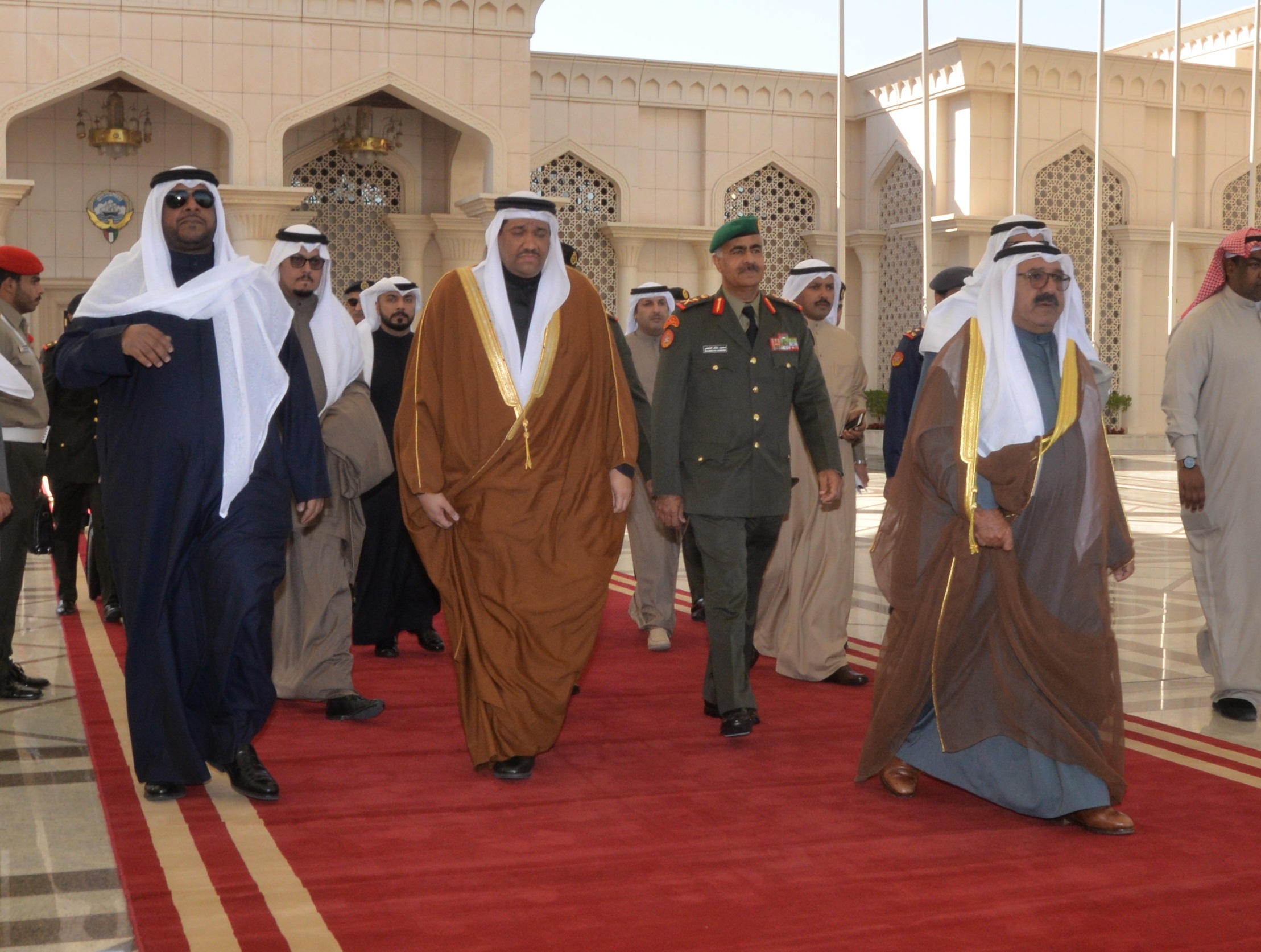النائب الأول لرئيس مجلس الوزراء وزير الدفاع الكويتي الشيخ ناصر صباح الأحمد الصباح  يتوجه إلى البحرين