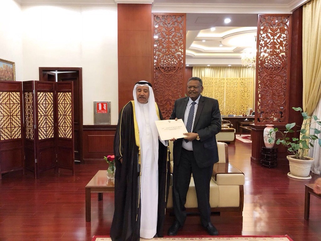 Sudanese First Vice President and Prime Minister Bakri Hassan Saleh receives Kuwait Ambassador to Sudan Bassam Al-Qabandi