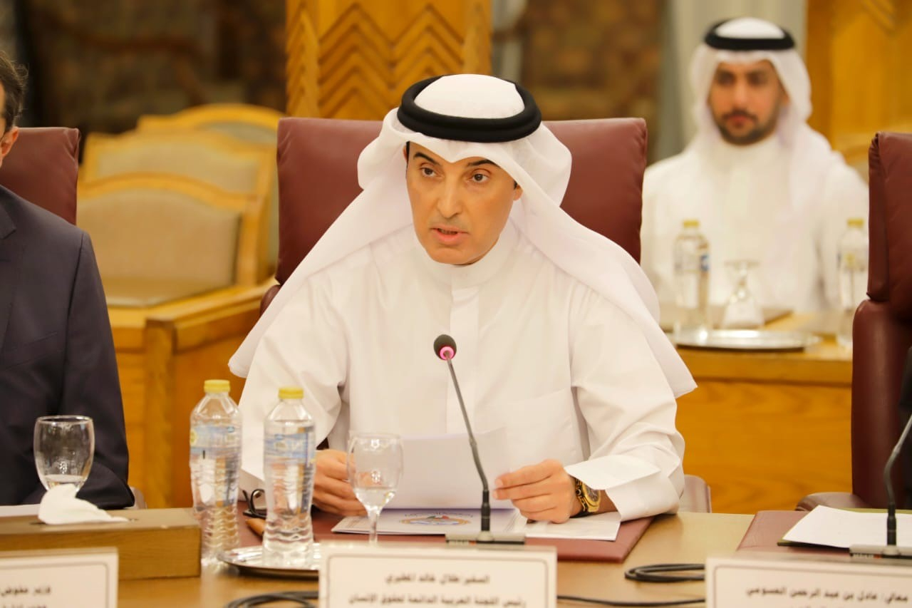 رئيس اللجنة العربية الدائمة لحقوق الإنسان السفير طلال المطيري