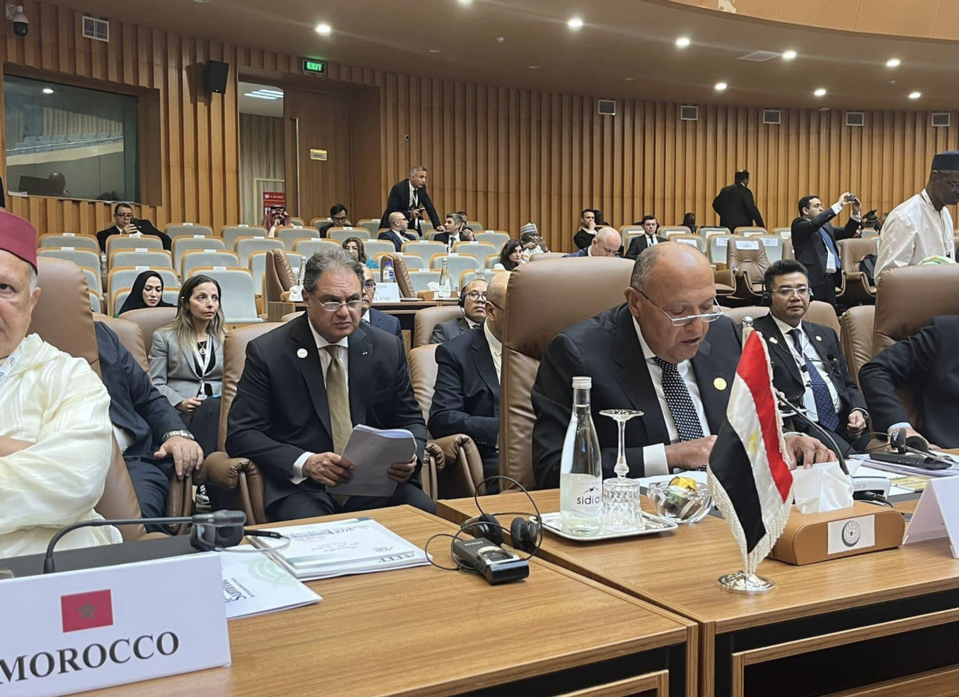 وزير الخارجية المصري سامح شكري يلقي بيان مصر أمام الدورة الـ 15 لمؤتمر القمة الإسلامي