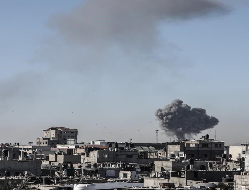 استمرار القصف المدفعي لمدينة (رفح) جنوب قطاع غزة