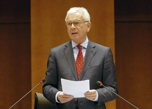 The President of the European Parliament ,Hans-Gert P?ttering at the EU Council session 11-10-2007