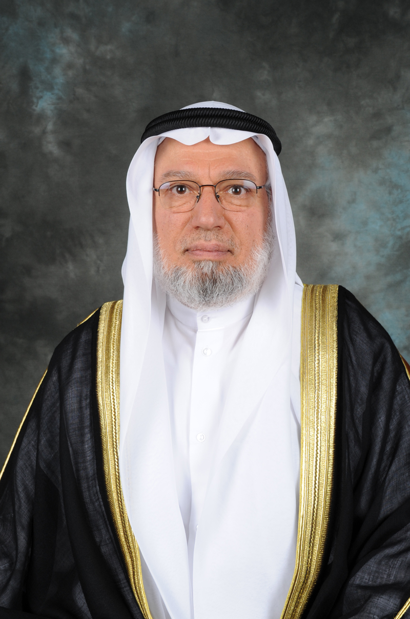 وزير التجارة والصناعة وزير الدولة لشؤون مجلس الامة احمد باقر