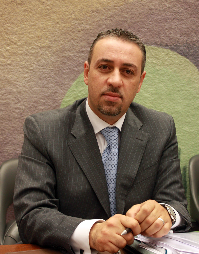 ممثل السلطة الفلسطينية في جنيف الوزير المفوض عماد زهيري