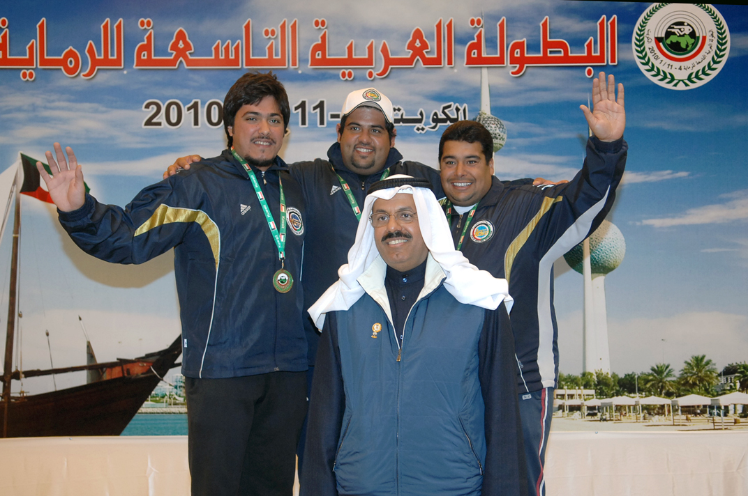 الشيخ اللواء احمد النواف رئيس اتحاد الشرطة الرياضي يكرم ابطال الكويت في البطولة العربية التاسعة للرماية