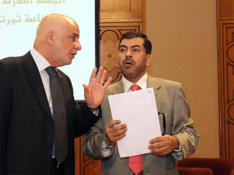 رئيس البرلمان العربي النائب علي الدقباسي أثناء الجلسة