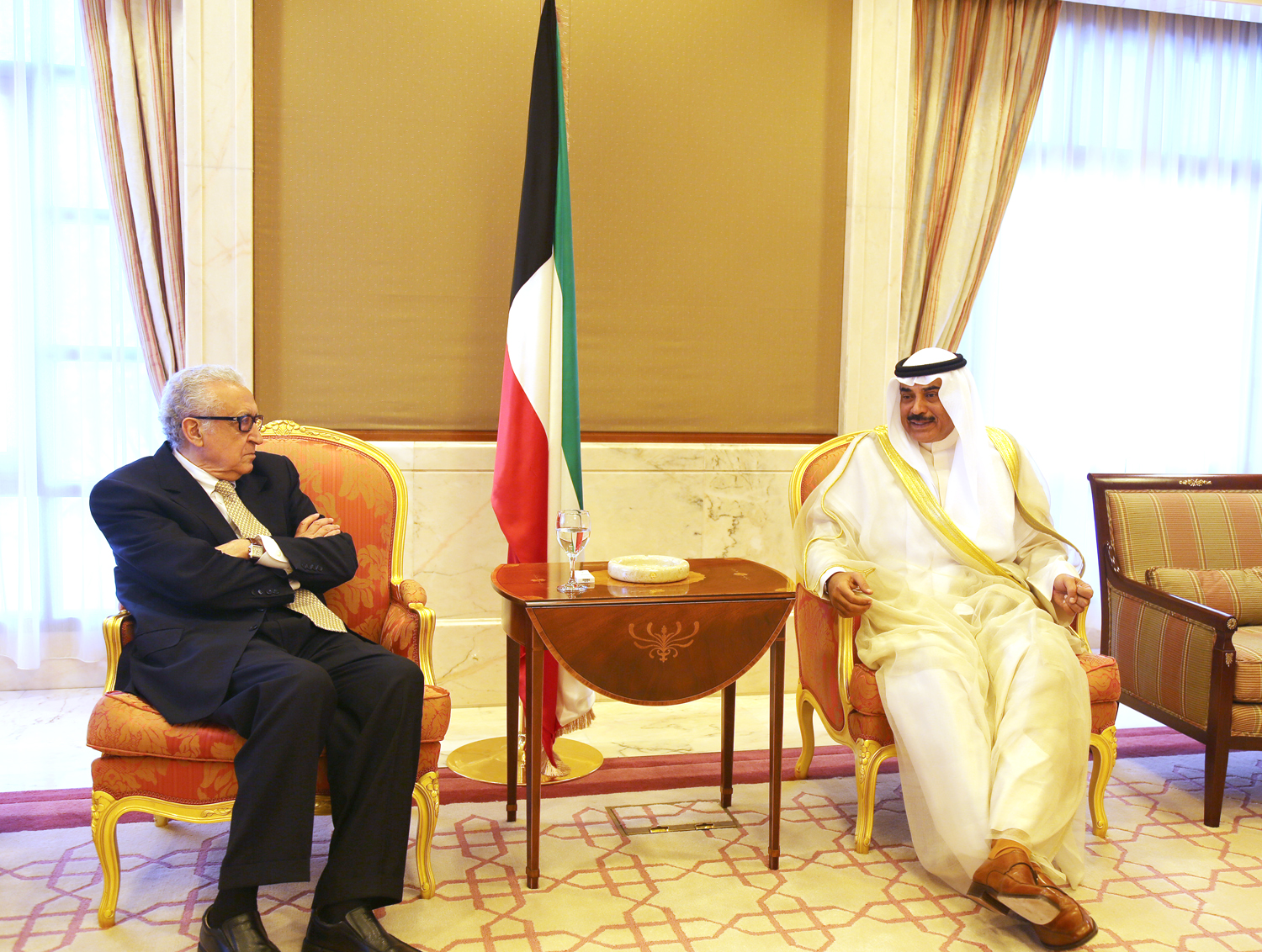 نائب رئيس مجلس الوزراء ووزير الخارجية الشيخ صباح خالد الحمد الصباح أثناء اجتماعه مع مبعوث الامم المتحدة وجامعة الدول العربية الخاص بسوريا الاخضر الابراهيمي