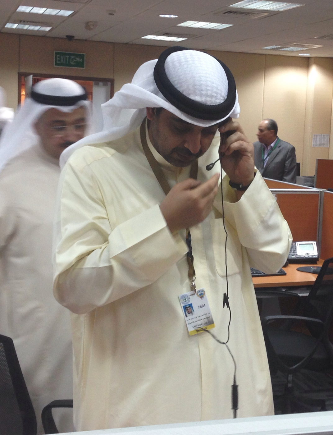 Minister of State for Cabinet Affairs and Minister of Health Sheikh Mohammad Abdullah Al-Mubarak Al-Sabah during a visit to the Health Ministry's Call Center