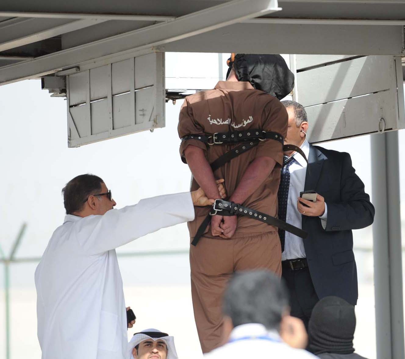 Kuwait executes three convicts