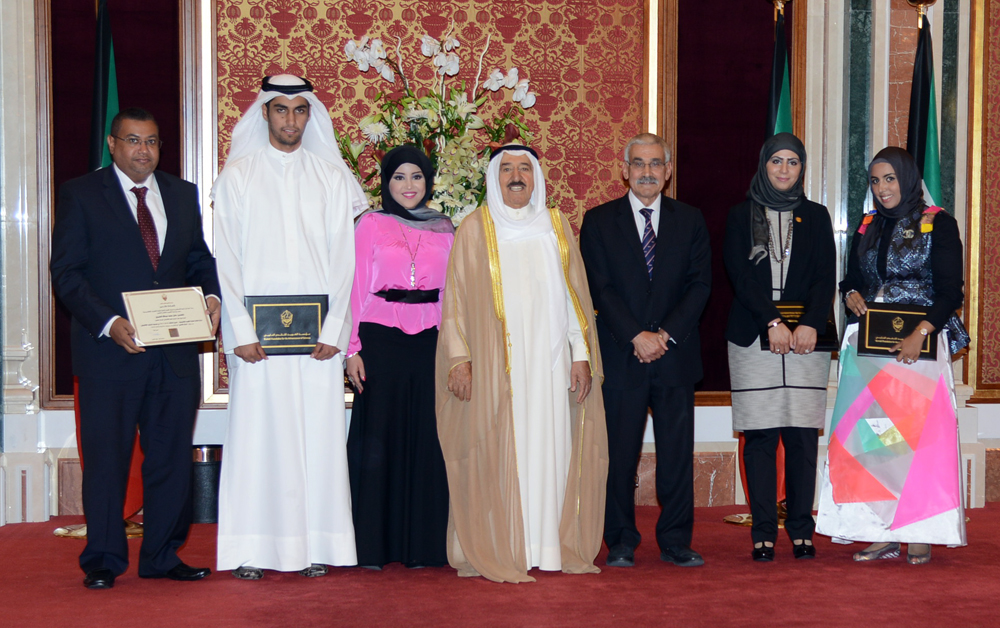 HH the Amir Sheikh  Sabah Al-Ahmad Al-Jaber Al-Sabah  honors winners of Kuwait e-Award