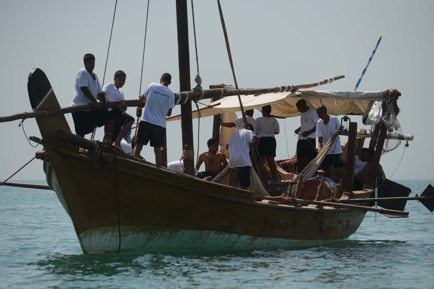 الكويتيون مارسوا قديما مهنة الغوص سعيا الى الرزق متحملين اخطارها ومشاقها