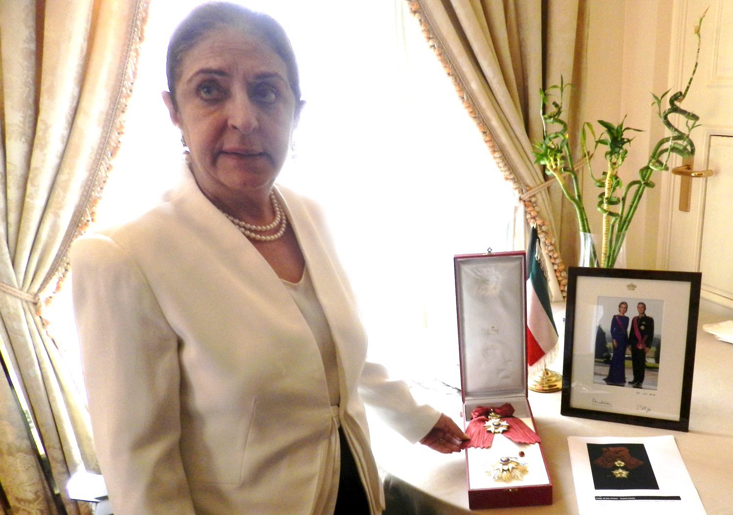 Ambassador Al Mulla with the Belgian insignia