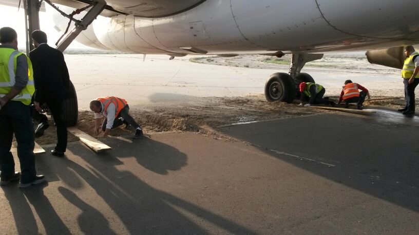 The stuck National Air Services (NAS) plane during the rescue attempt