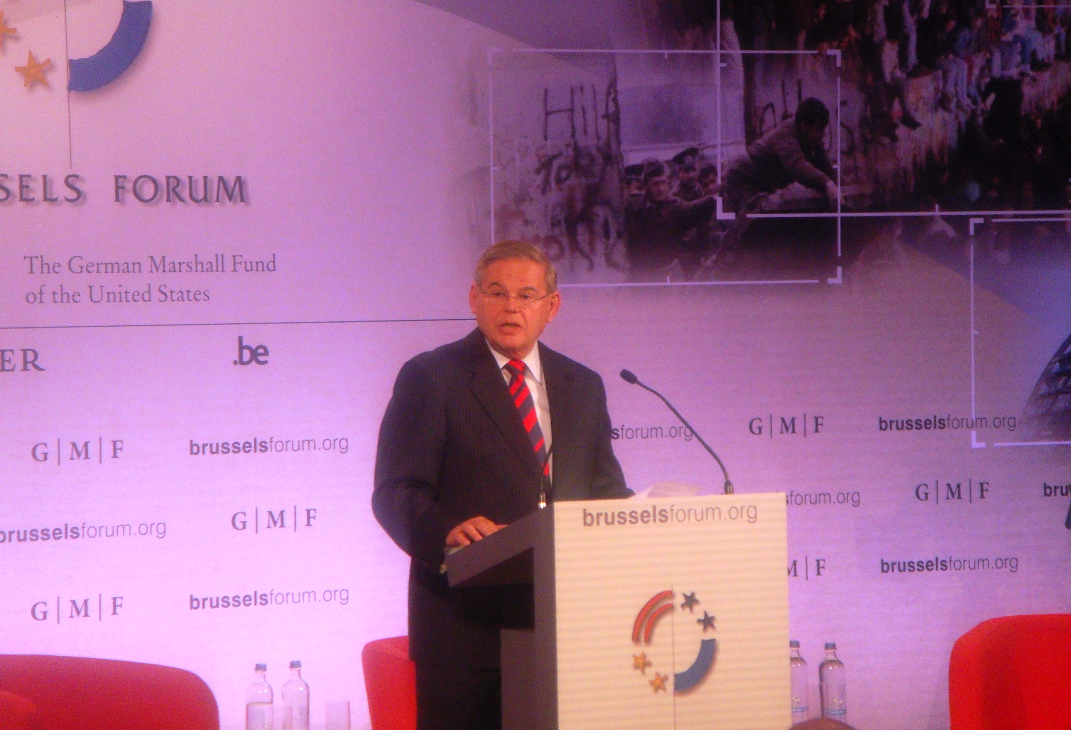 رئيس لجنة العلاقات الخارجية في مجلس الشيوخ الأمريكي روبرت مننديز