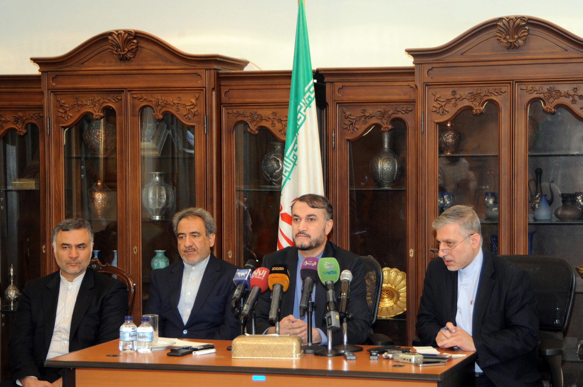 مساعد وزير خارجية الجمهورية الاسلامية الايرانية للشئون العربية والافريقية امير عبداللهيان خلال المؤتمر الصحافي