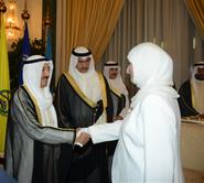 حضرة صاحب السمو أمير البلاد الشيخ صباح الاحمد الجابر الصباح أثناء استقبالة للمهنئين