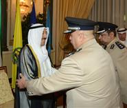حضرة صاحب السمو أمير البلاد الشيخ صباح الاحمد الجابر الصباح أثناء استقبالة للمهنئين