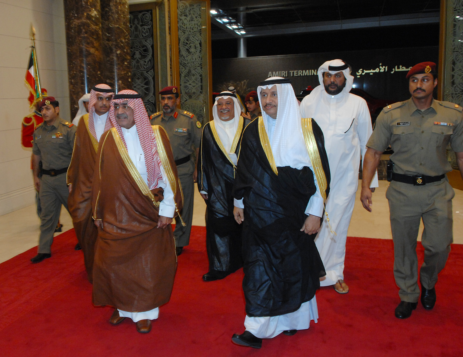 صاحب السمو الملكي ولي ولي العهد النائب الثاني لرئيس مجلس الوزراء المستشار والمبعوث الخاص لخادم الحرمين الشريفين الامير مقرن بن عبدالعزيز آل سعود خلال مغادرته البلاد