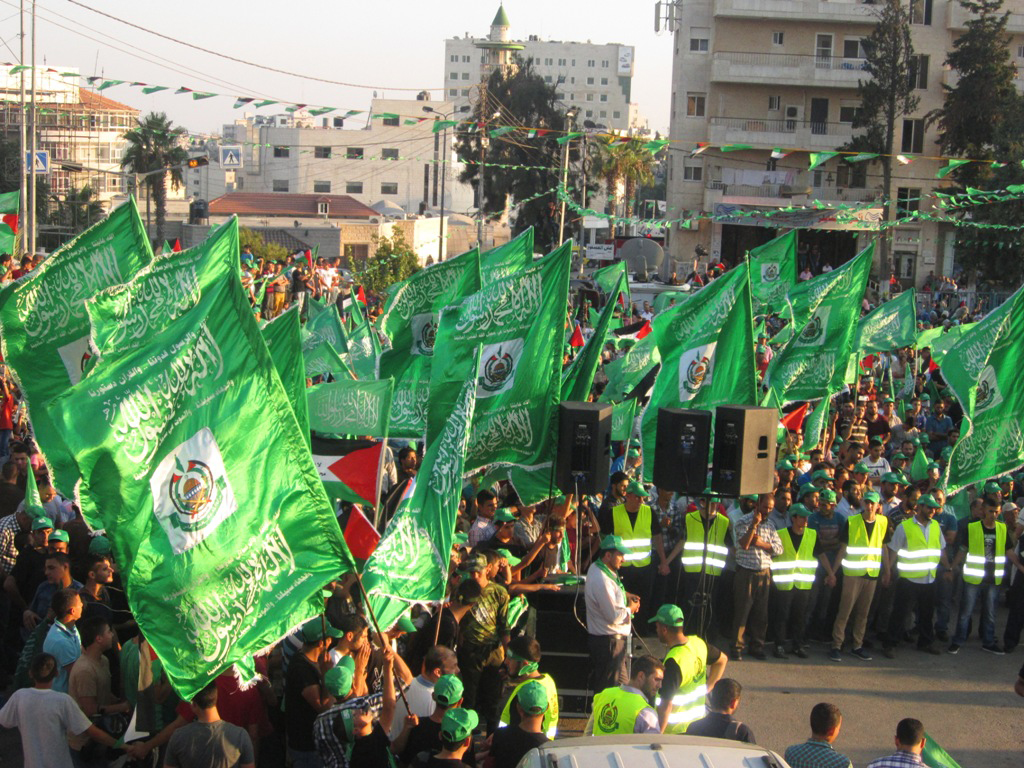 نظمت حركة (حماس) مهرجانا في مدينة رام الله للاحتفال بانتصار المقاومة في قطاع غزة