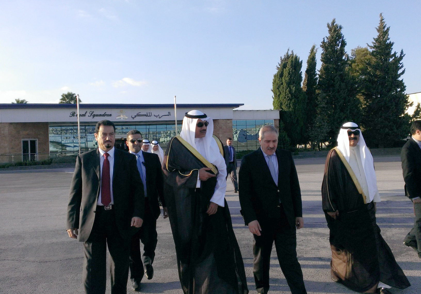 النائب الاول لرئيس مجلس الوزراء ووزير الخارجية الشيخ صباح خالد الحمد الصباح أثناء مغادرته العاصمة الاردنية