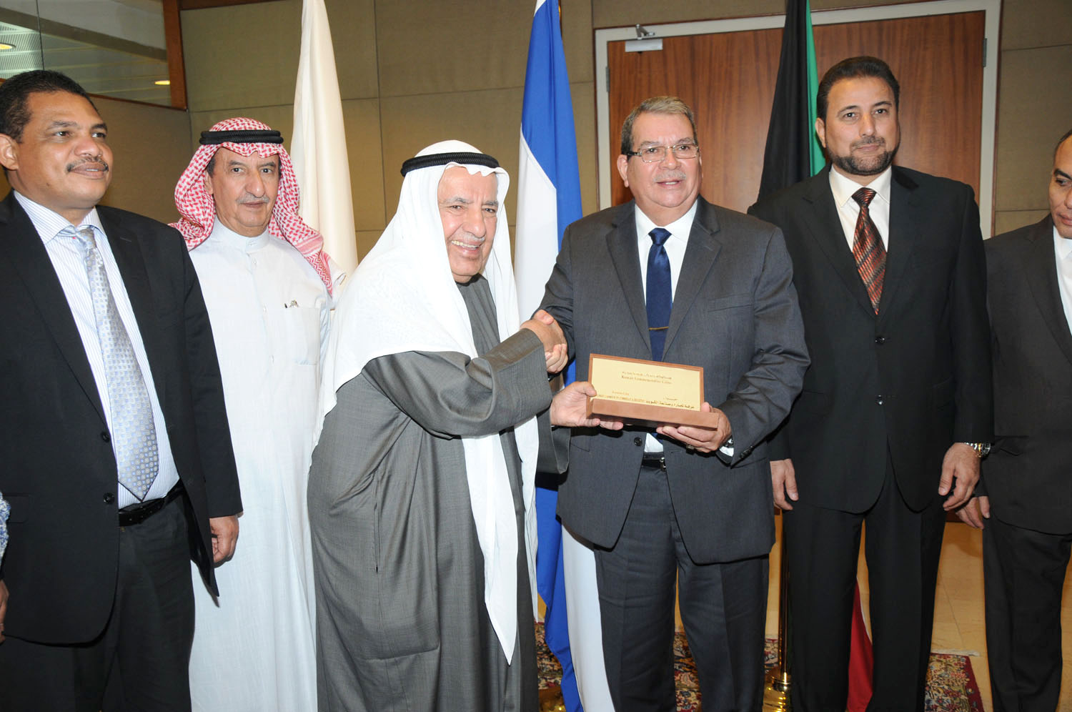 Nicaragua's Vice-President General Moises Omar Halleslevens Acevedo with Chamber's chairman Ali Thunaian Al-Ghanim