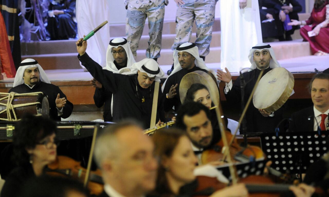 جانب من حفل (اوبرا ديرة...نبقى كويتيين)