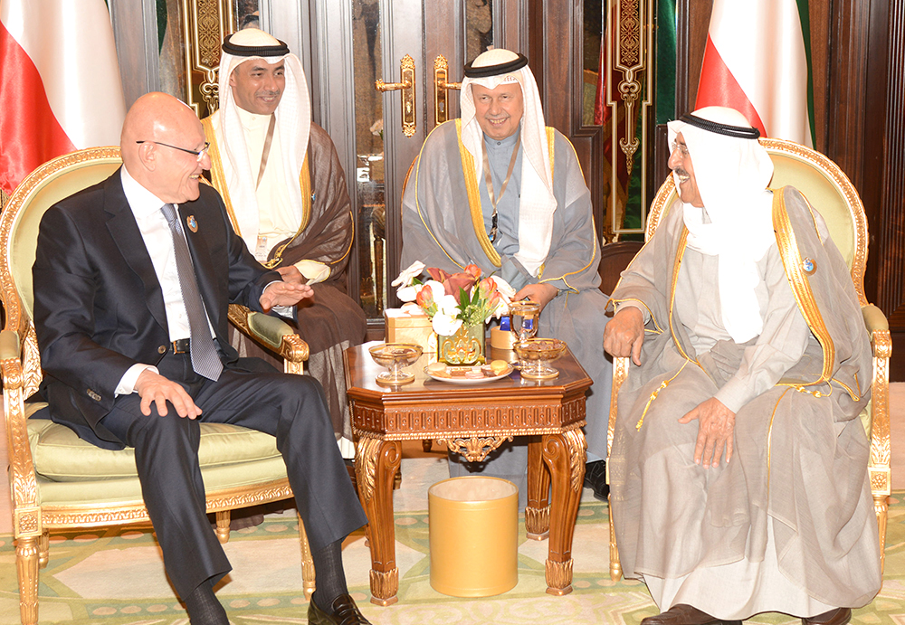 His Highness the Amir Sheikh Sabah Al-Ahmad Al-Jaber Al-Sabah received Lebanese Prime Minister Tammam Salam