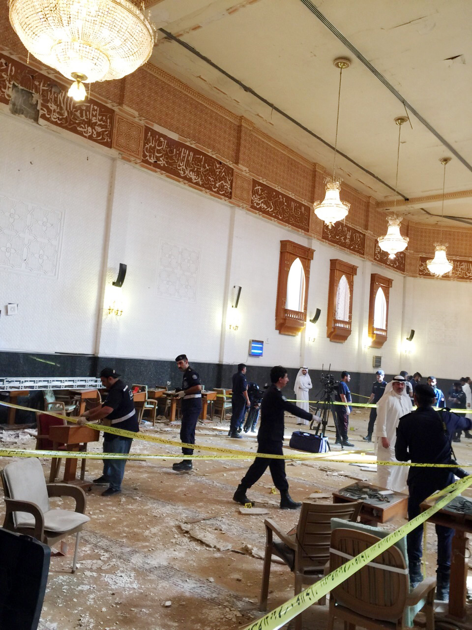 وقوع انفجار في مسجد الامام الصادق بمنطقة الصوابر وسط مدينة الكويت