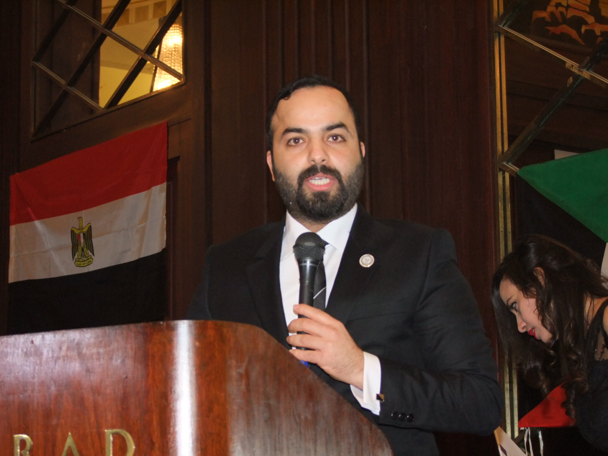 سفير السلام ومكافحة الارهاب في المنظمة الكويتي محمد جاسم المديرس يلقي كلمته في فعاليات (الملتقى الاول للشباب العربي الافريقي)