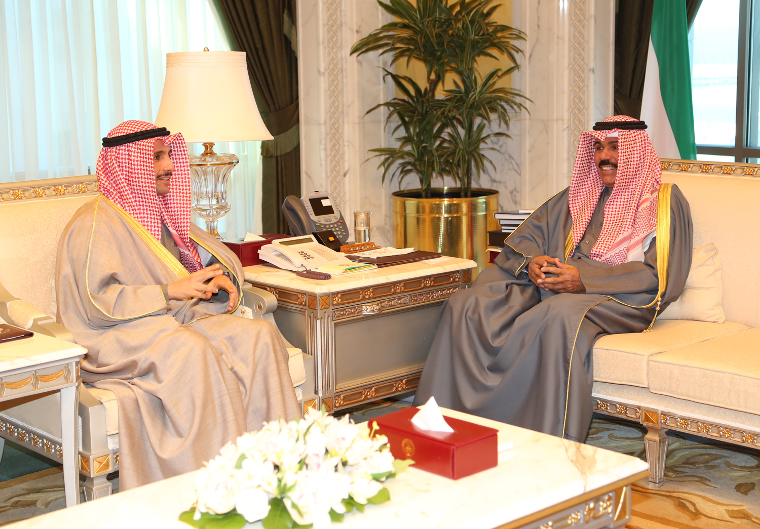 سمو ولي العهد الشيخ نواف الأحمد الجابر الصباح حفظه الله مستقبلا رئيس مجلس الأمة مرزوق علي الغانم