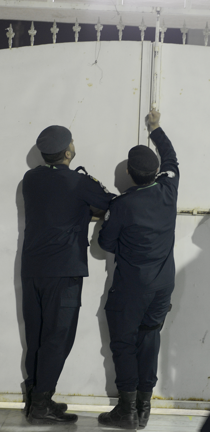 Polling stations in Kuwait's 5 constituencies close doors