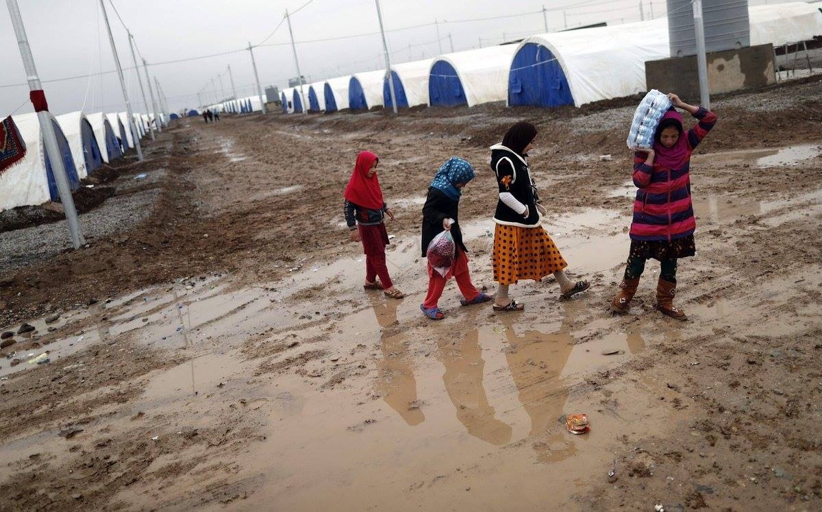 A number of displaced Iraqis in Al-Kazer camp