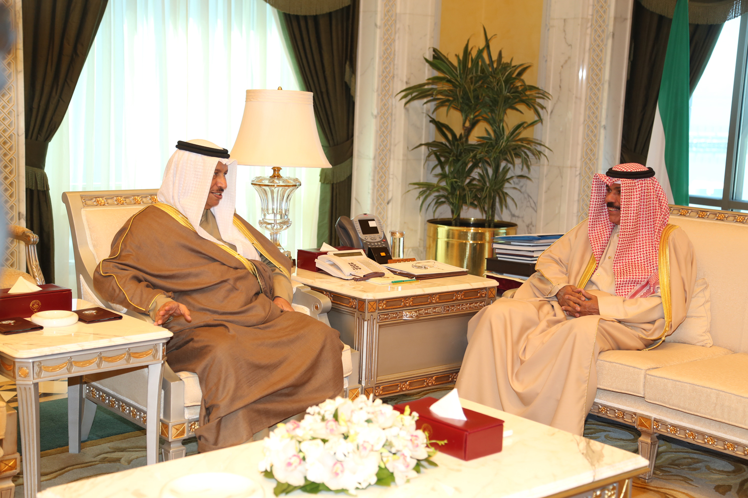 سمو نائب الأمير وولي العهد الشيخ نواف الأحمد الجابر الصباح حفظه الله يستقبل رئيس مجلس الوزراء سمو الشيخ جابر المبارك الحمد الصباح