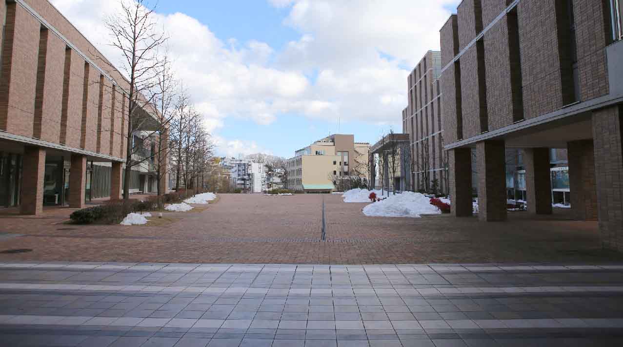 جامعة (طوهوكو للطب والصيدلة) في محافطة مياغي شمال شرق اليابان