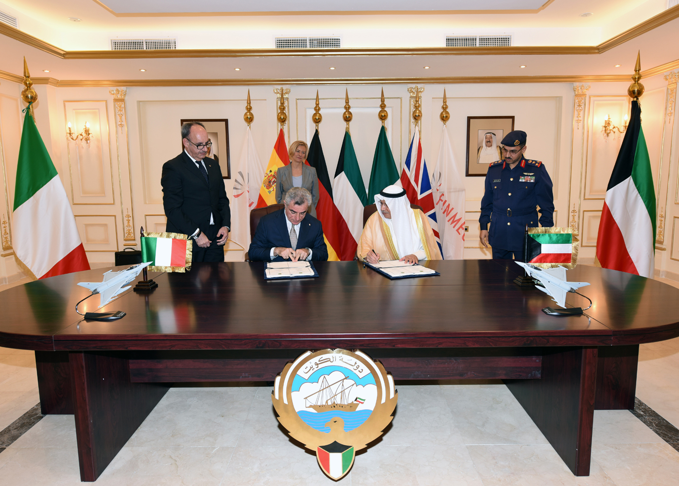 Deputy Prime Minister and Defense Minister Sheikh Khaled Al-Jarrah Al-Sabah and Finmeccanica CEO Mauro Moretti during signing ceremony