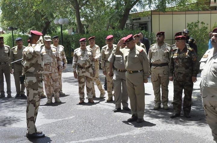 اللواء الركن جليل الربيعي خلال مراسم تسلم منصبه قائدا لعمليات بغداد