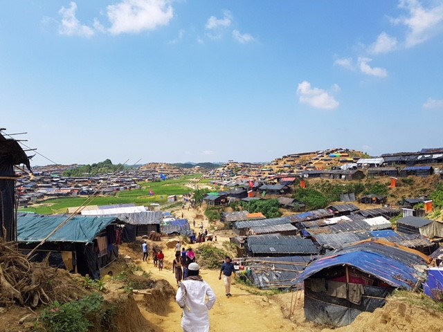 Kuwait Red Crescent Society (KRCS) and Turkey's Humanitarian Relief Foundation (IHH) continue distributing urgent supplies for Rohingya Muslim refugees 