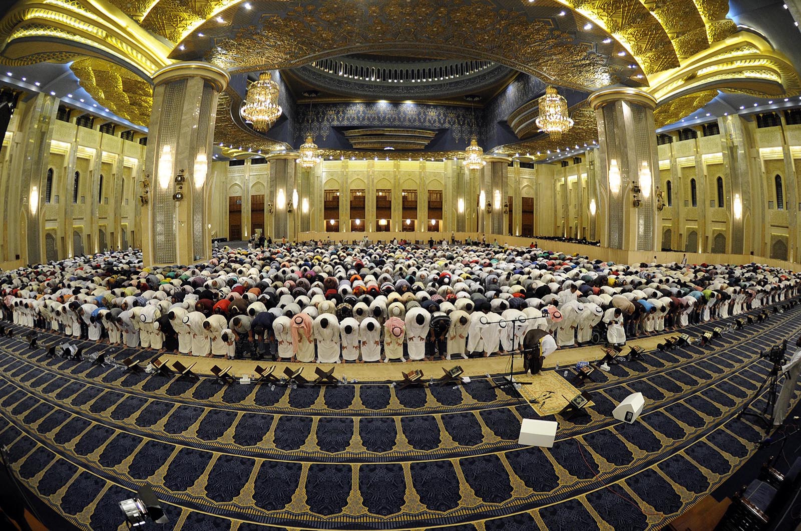 Muslims perform Qiyam prayers nationwide