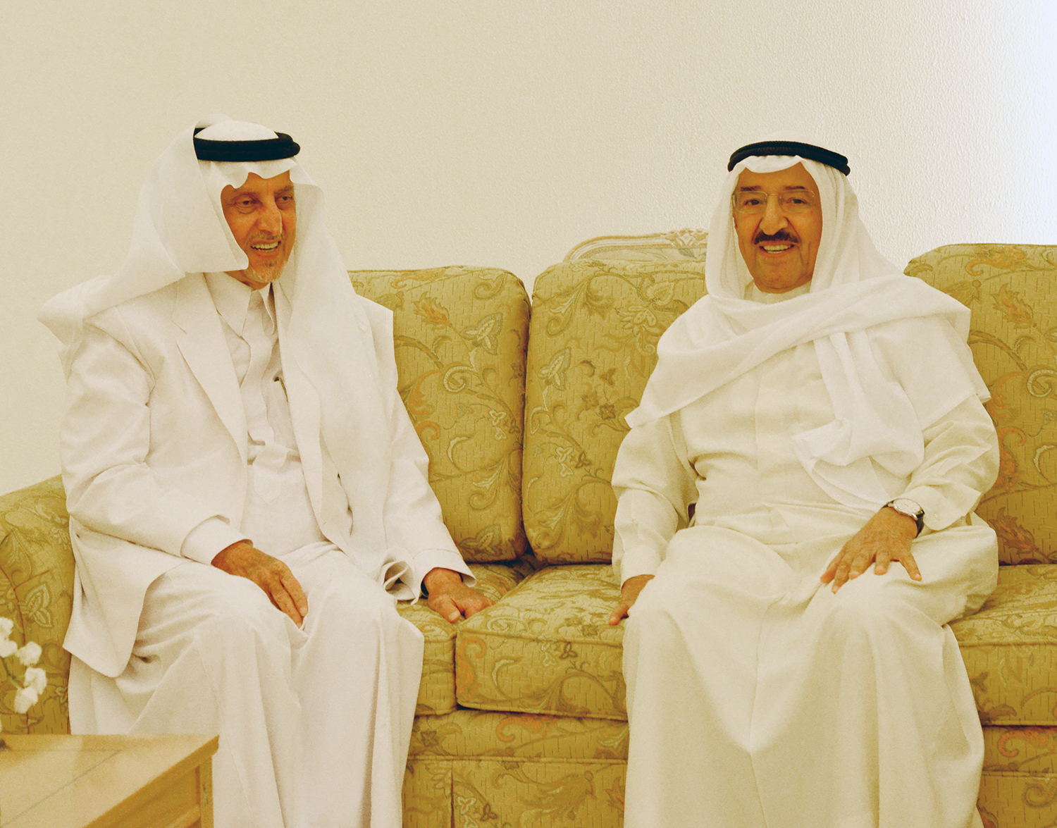 صاحب السمو أمير البلاد الشيخ صباح الاحمد الجابر الصباح يستقبل صاحب السمو الملكي الأمير خالد بن فيصل بن عبدالعزيز آل سعود مستشار خادم الحرمين الشريفين أمير منطقة مكة المكرمة