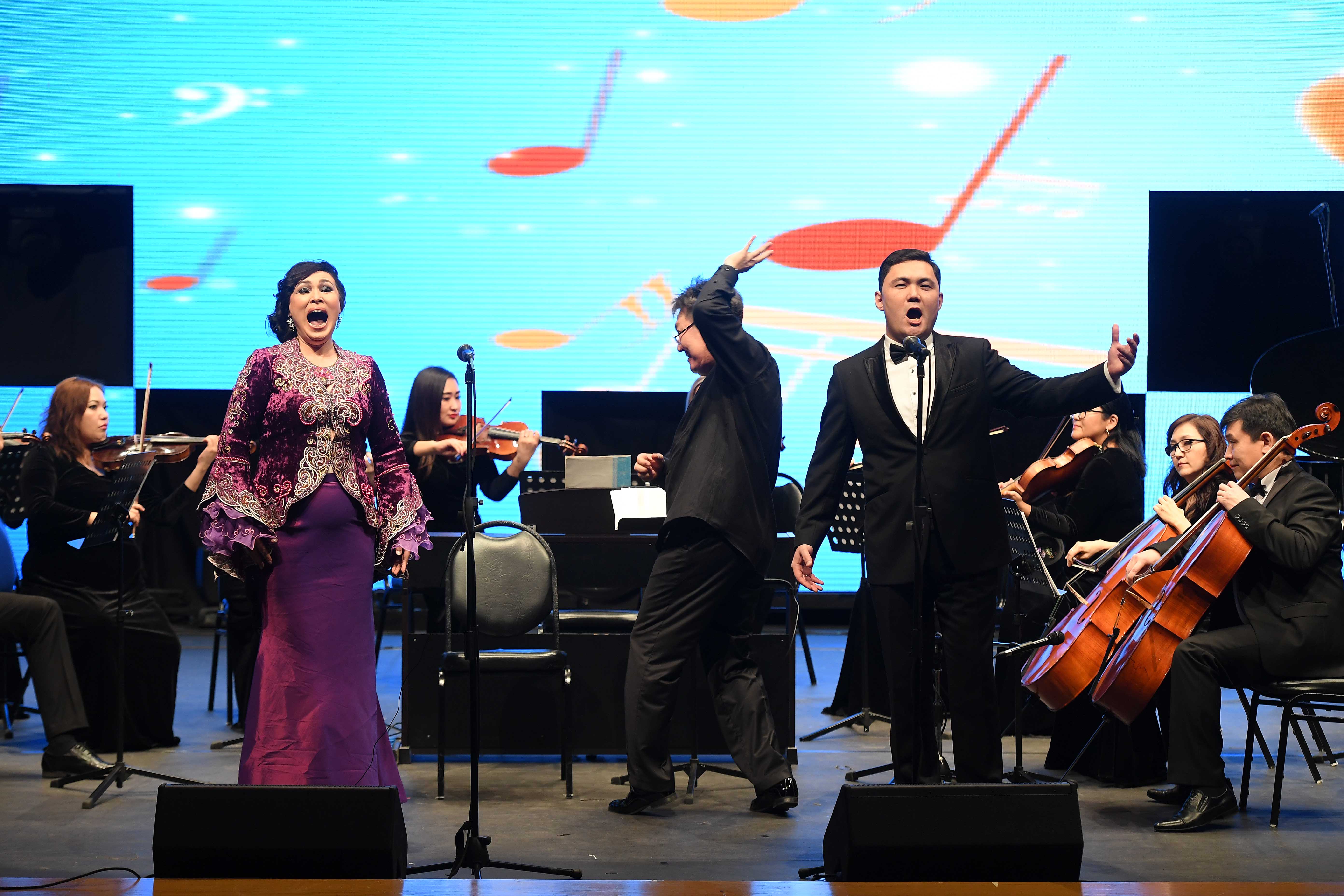 الفرقة الموسيقية السيمفونية الكازاخستانية