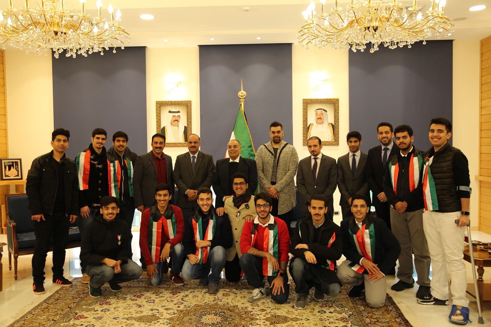 وفد طلبة (كن من المتفوقين) خلال زيارة سفارة الكويت لدى ألبانيا